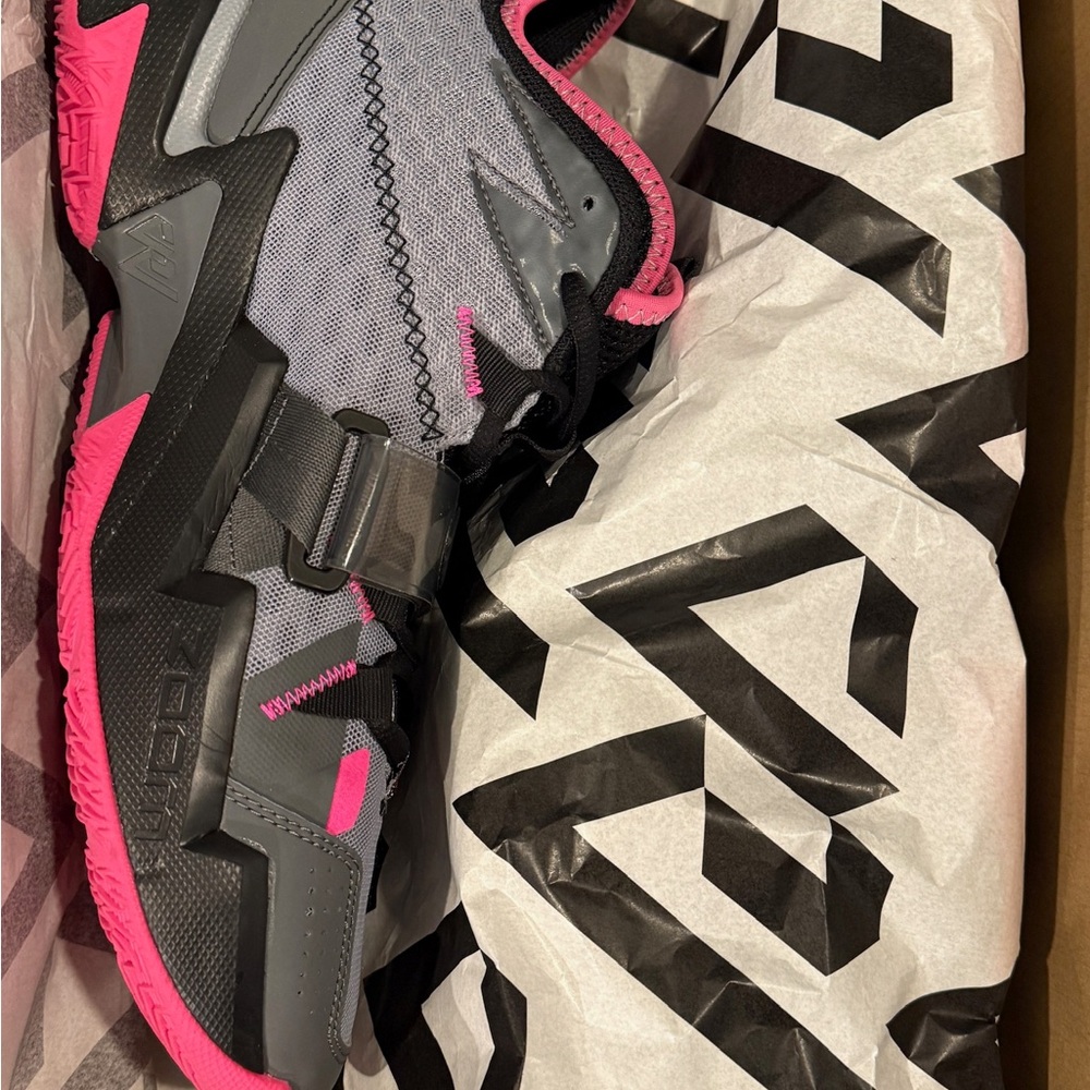 Nike Jordan Why Not Zer0.3 Size 12 Men’s Fashion Sneakers